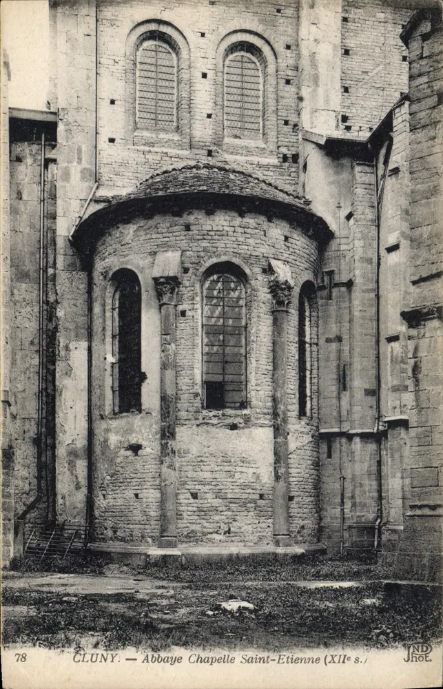 Cluny — Abadia Capela São Etienne (século XII) - Frente