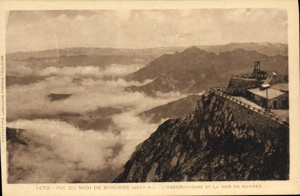 Pic du Midi de Bigorre (2877 m.) — Das Observatorium und das Meer der Wolken — Phototypie Labouche Frères, Toulouse - Vorderseite