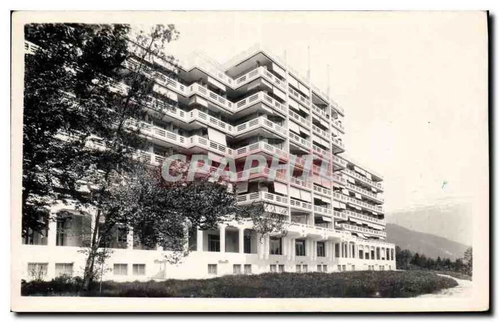 Hotel moderno com varandas — vista frontal — Carta Postal - Frente