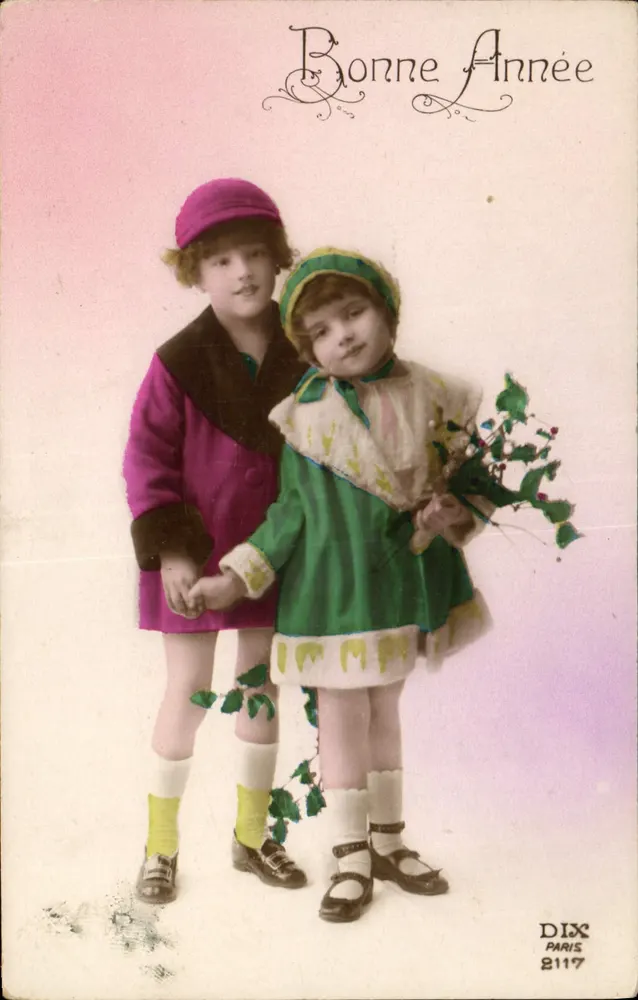Dois crianças — vestidas com roupas coloridas — DIX PARIS 2117 - Frente