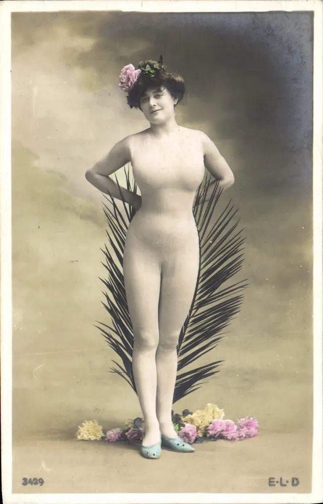 Mulher nu com coroa de flores — estúdio E.-L.-D. — n° 3429 - Frente