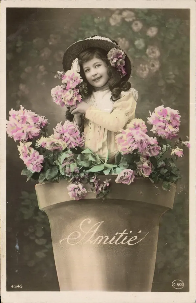 Menina em um vaso de flores — 'Amitié' — CIRCE, n° 4349 - Frente