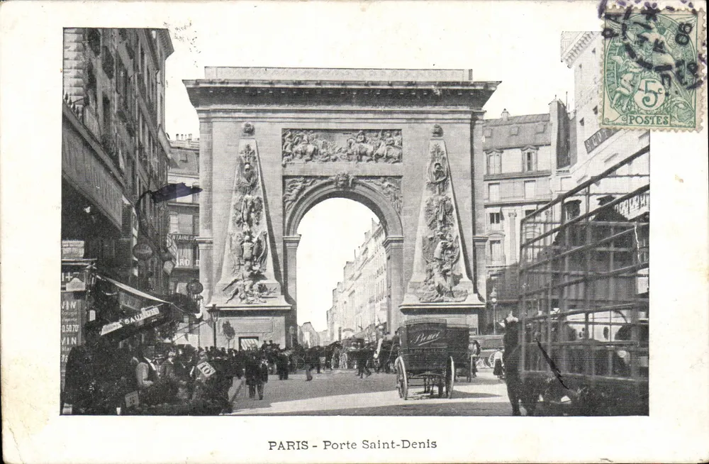 PARIS - Porta Saint-Denis — vista urbana com arcos esculpidos e tráfego — editor não identificado - Frente
