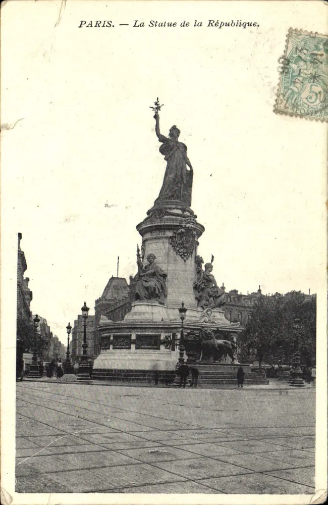 Paris — A Estatua da República — editor não visível - Frente