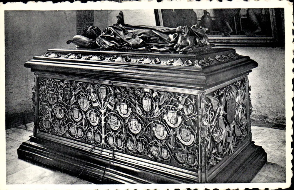 Grab Marie von Burgund — Kirche Notre-Dame — Brügge - Vorderseite