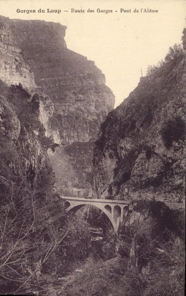 Loup Gorges — Gorges Route — Brücke von Abtme - Vorderseite