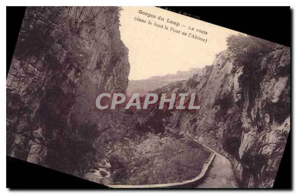 Gorges du Loup — Die Straße (im Hintergrund die Brücke des Abgrunds) - Vorderseite