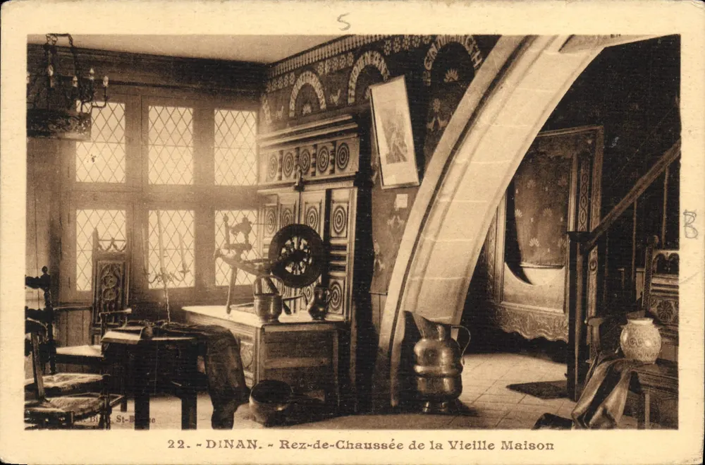 Dinan — Erdgeschoss der Alten Haus — St-Brieuc, Verlag B. L. Nr. 22 - Vorderseite