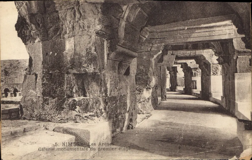 Nîmes — Die Arenen — Monumentale Galerie des ersten Stocks — Verleger: , Nr. 5 - Vorderseite