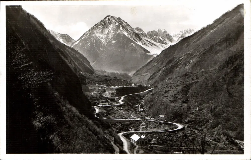 Cauterets — O "Colimaçon" e o Pégüère (alt. 2187m.) — Edição Foto Quinault, Lourdes - Frente