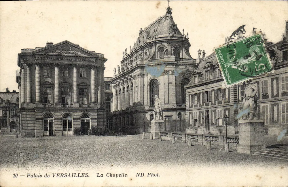 Palácio de Versalhes — A Capela — ND Phot. - Frente