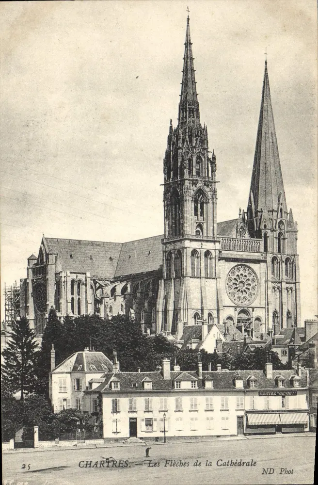 Chartres — As Flechas da Catedral — ND Phot - Frente