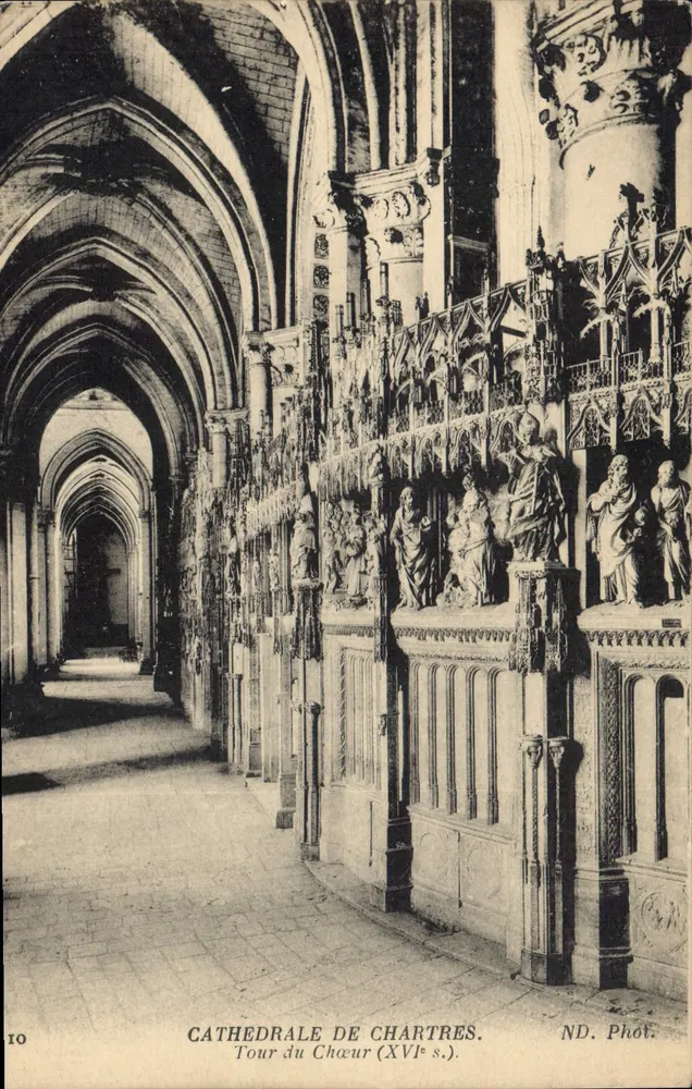 Catedral de Chartres — Torre do Coro (século XVI) — ND. Fot. - Frente
