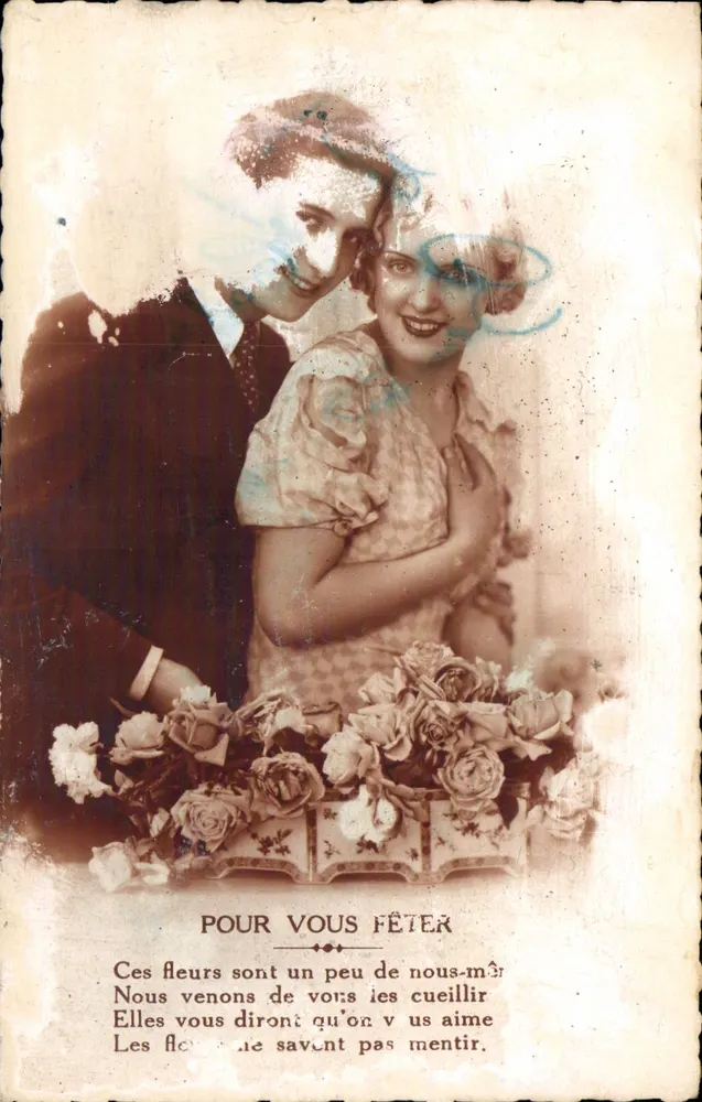 Couple en tenue d'époque — scène de couronnement de roses — éditeur non visible - Frente