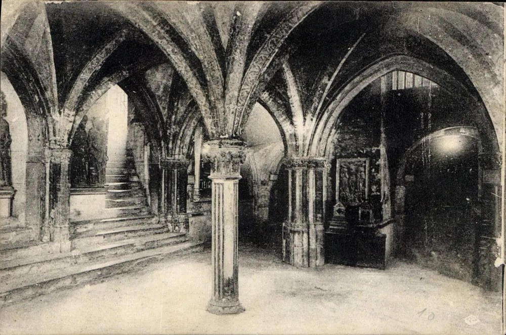 Krypta der Heiligen Körper — Basilika Saint-Sernin — Toulouse - Vorderseite