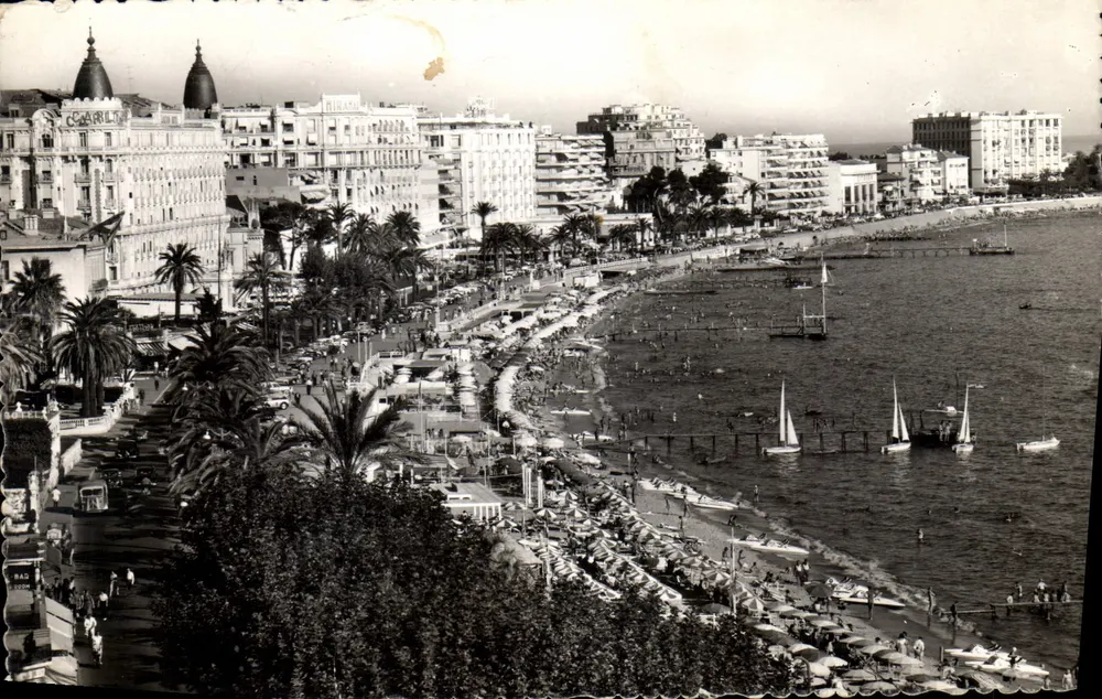 Cannes — Les Palaces et la Plage de la Croisette — Éditions Rella - Vorderseite