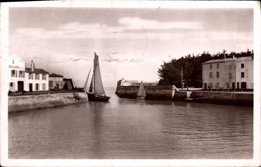 Ancouletron — Uscita di una barca da pesca — A.P. St-Martin-de-Ré - Recto