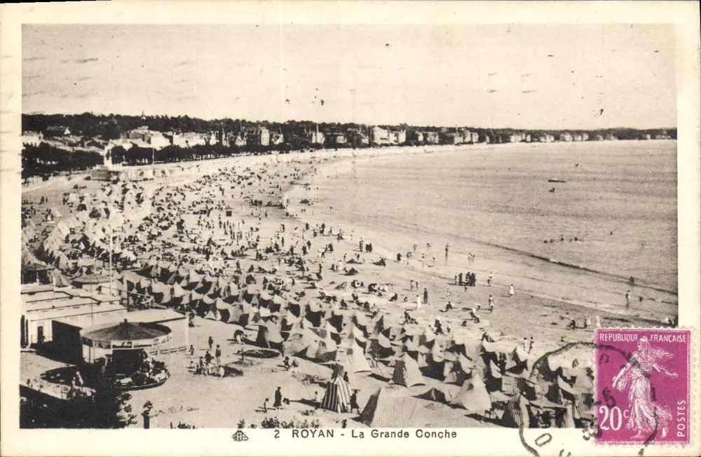 Royan - A Grande Conche — vista da praia animada — editor 'Alaïcienne des Arts Photographiques' n°2 - Frente
