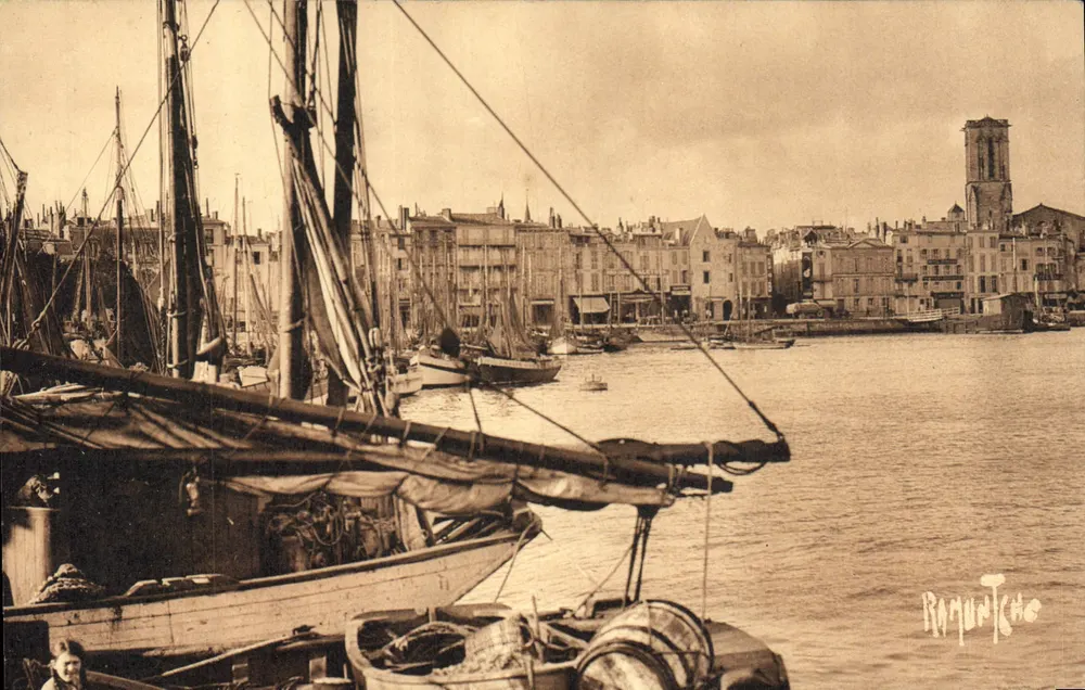 Hafen von La Rochelle — Ansicht des Hafens und der Stadt — Verlag Romuntche - Vorderseite