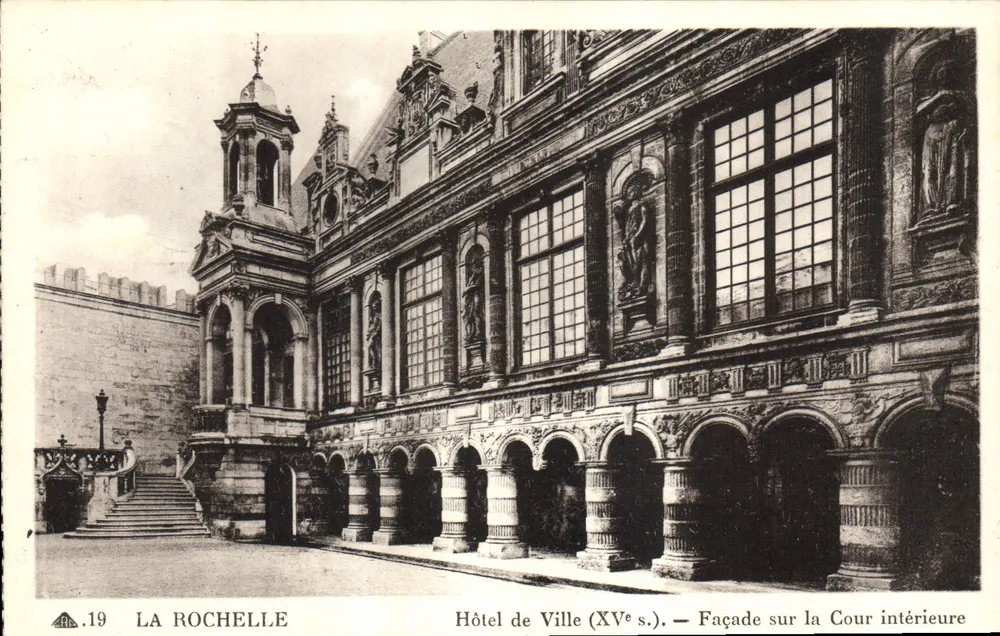 La Rochelle — Rathaus (15. Jh.) — Fassade auf dem Innenhof - Vorderseite