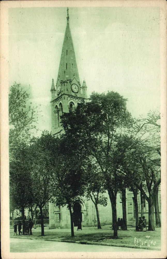 Igreja de Fouras — vista da torre com relógio — Edições Artísticas Raymond Bergevin - Frente