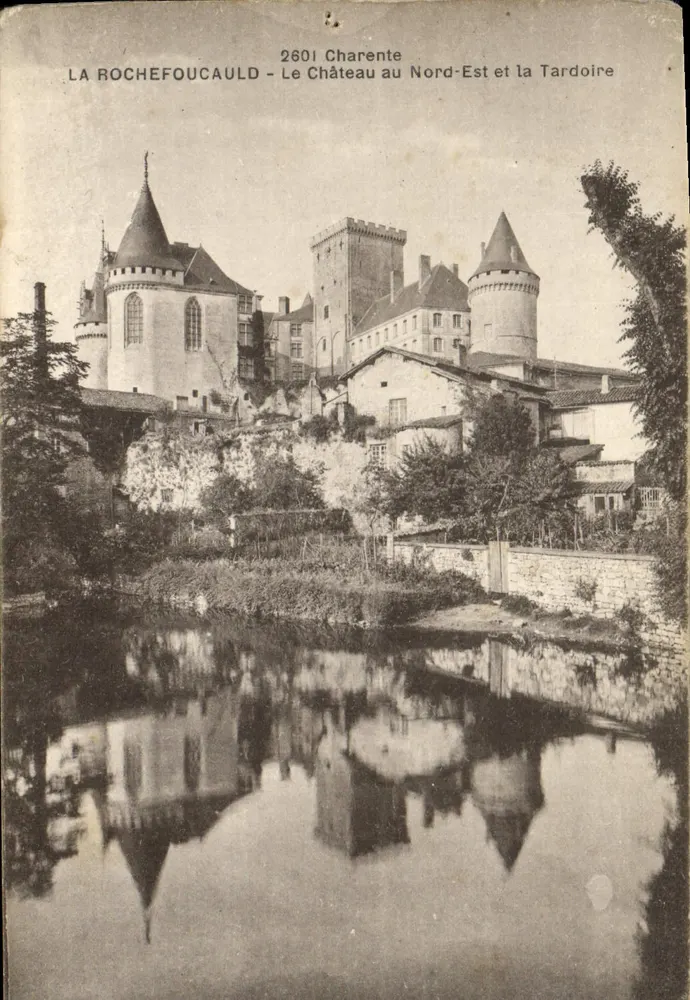 La Rochefoucauld - Das Schloss im Nordosten und die Tardoire — Photo-Briant, Charente - Vorderseite