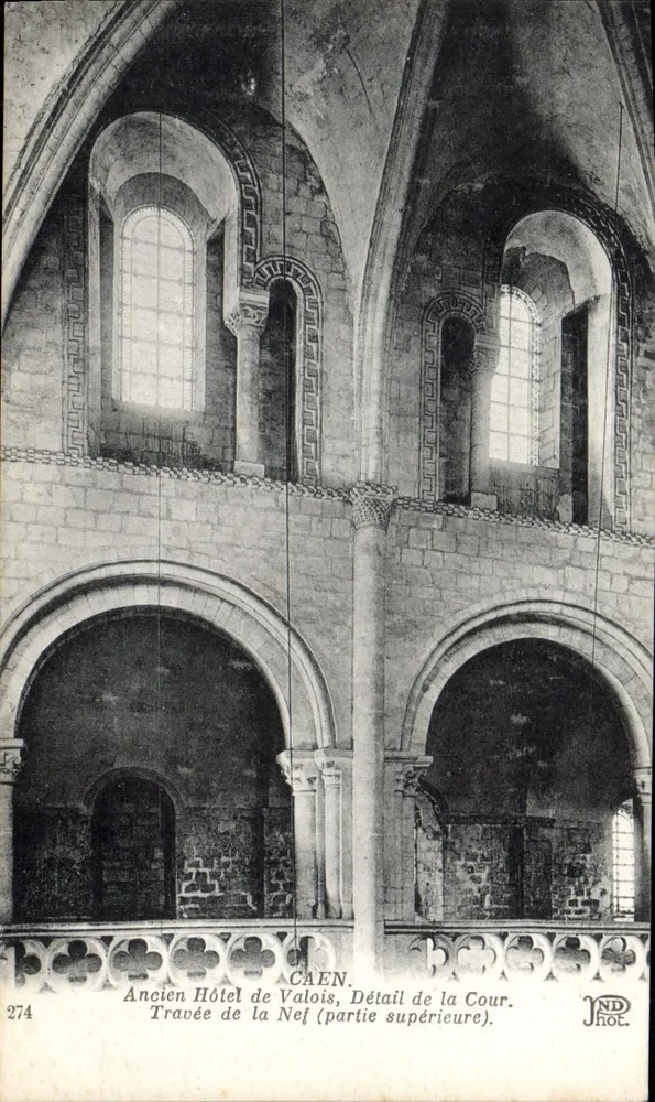 Altes Hotel de Valois, Detail der Hofe — Gewölbe der Kirche (obere Teil) — Foto JND, Nr. 274 - Vorderseite