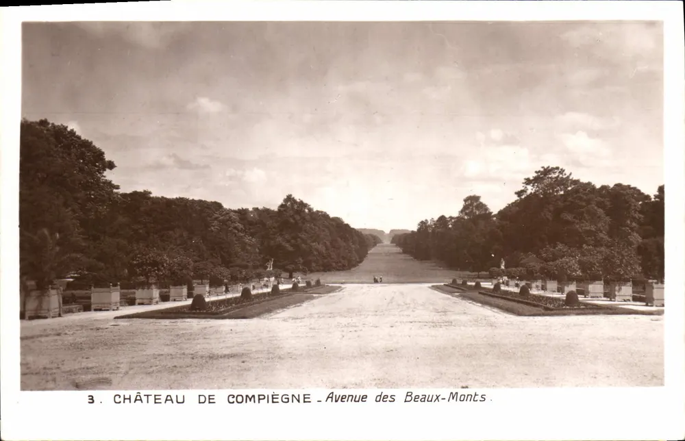 Castelo de Compiègne — Avenida dos Beaux-Monts — Edição dos Museus Nacionais, Paris - Frente