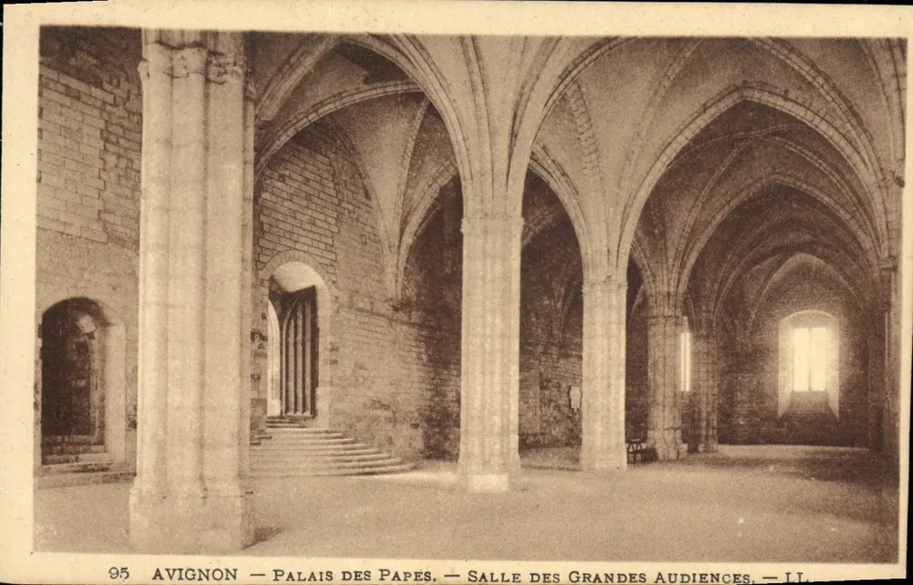 Avignon — Palast der Päpste — Saal der Großen Audienzen — II. - Vorderseite
