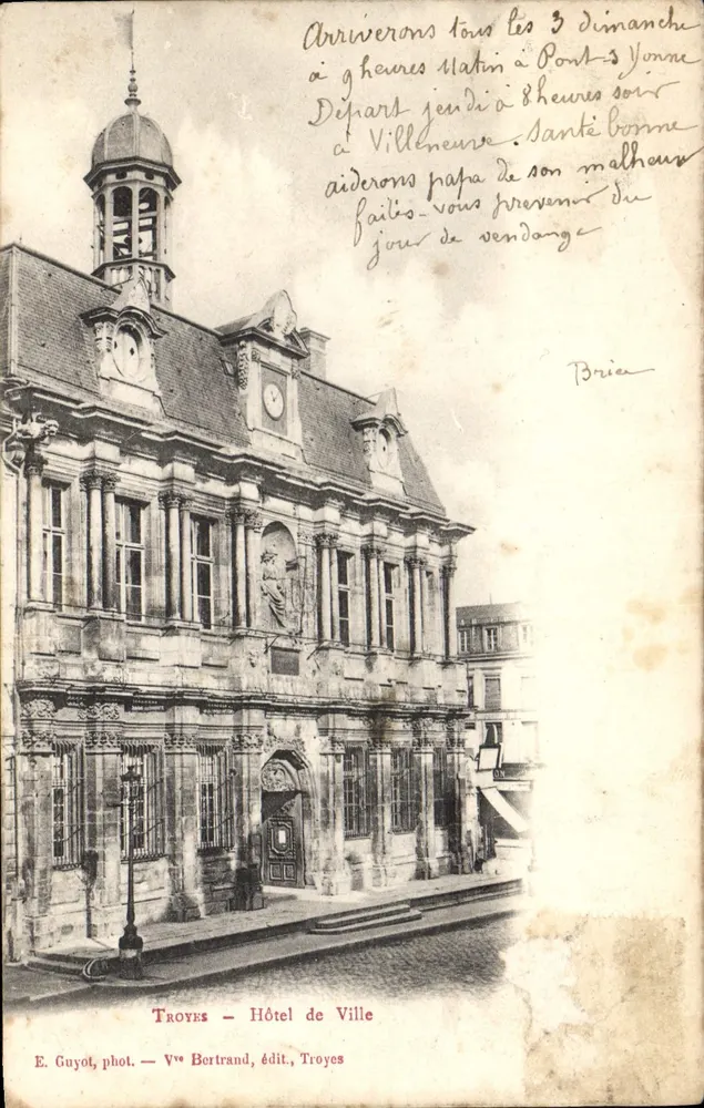 Troyes — Hotel de Ville — E. Guyot, fot. — Vve Bertrand, edit., Troyes - Frente