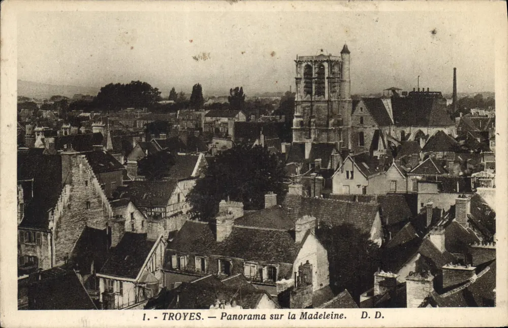 Troyes — Panorama sobre a Madeleine — D. D. - Frente