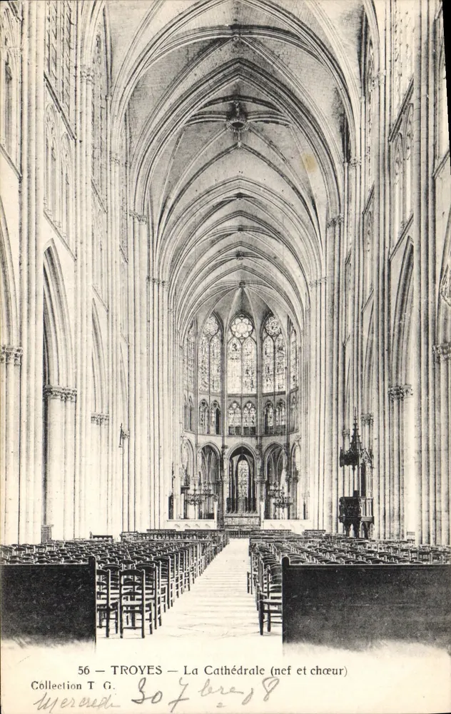 Troyes — A Catedral (nave e altar-mor) — Coleção T. G. - Frente