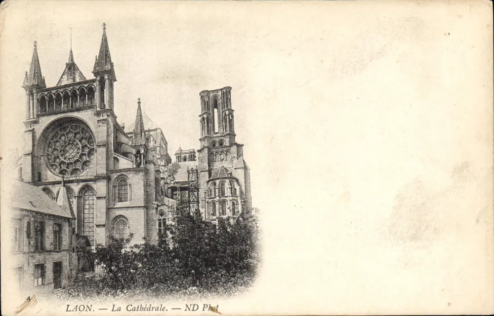 Laon — A Catedral — ND Phot - Frente