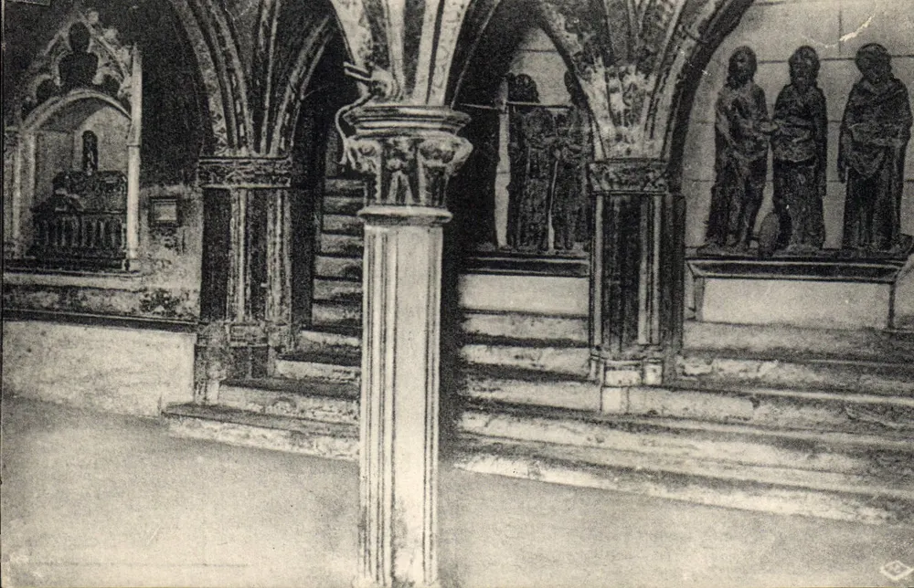 Krypta der Heiligen Körper — Basilika Saint-Sernin — Toulouse - Vorderseite