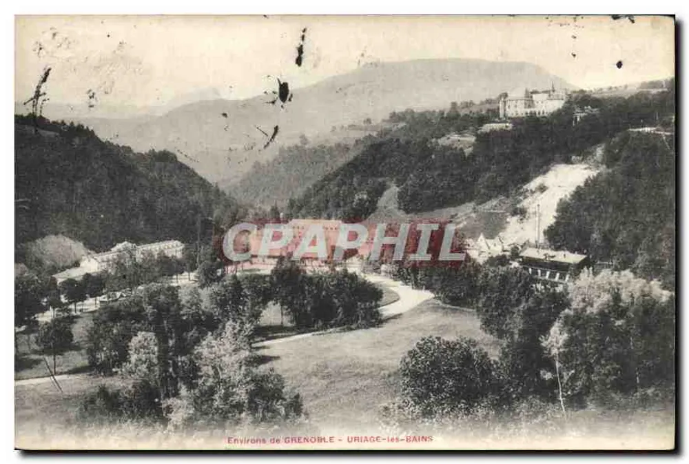 Arredores de Grenoble - Uriage-les-Bains — vista panorâmica com edifício na colina - Frente