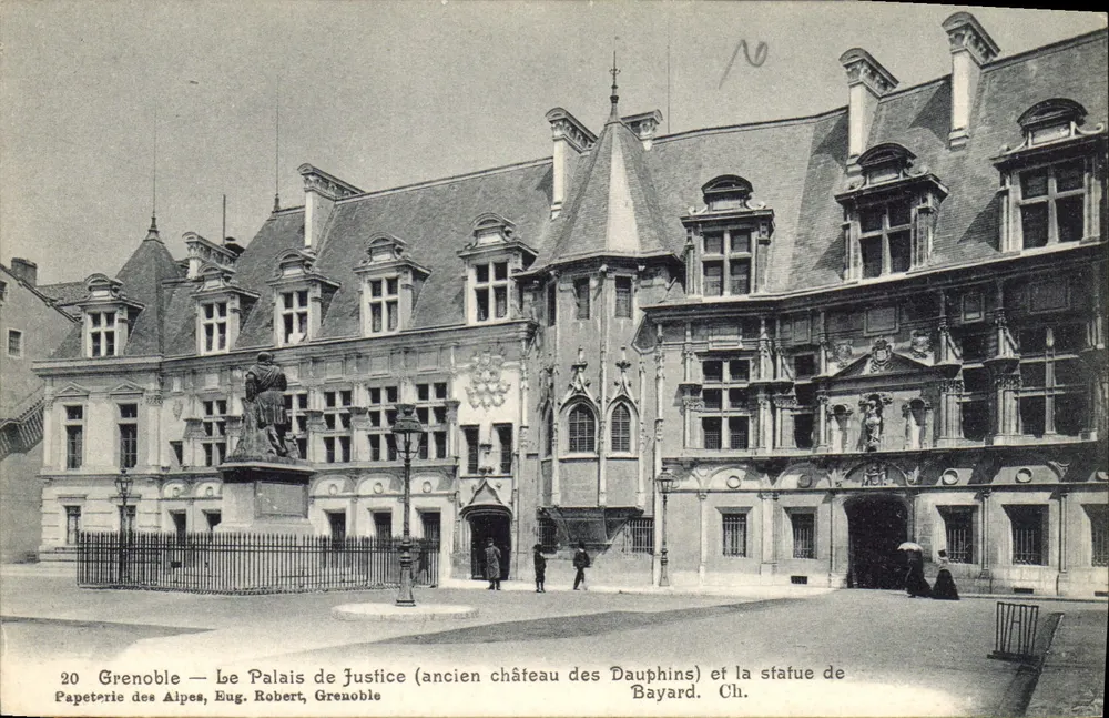 Grenoble — Das Palais de Justice (ehemaliger Schloss der Dauphins) und die Statue von Bayard. Papeterie des Alpes, Eug. Robert, Grenoble - Vorderseite
