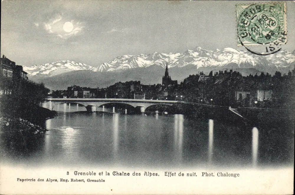 Grenoble und die Alpenkette — Nachtleuchteffekt — Foto. Chalonge — Papeterie des Alpes, Eug. Robert, Grenoble - Vorderseite
