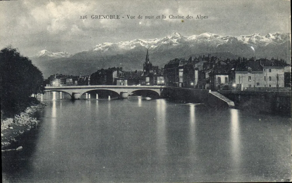 Grenoble - Nachtsicht und die Alpenkette — P. GAILLARD - phot. - Grenoble, Nr. 146 - Vorderseite