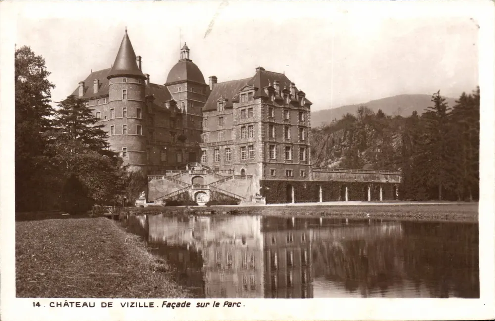 Castelo de Vizille — Fachada para o Parque — Edição dos Monumentos Históricos - Frente