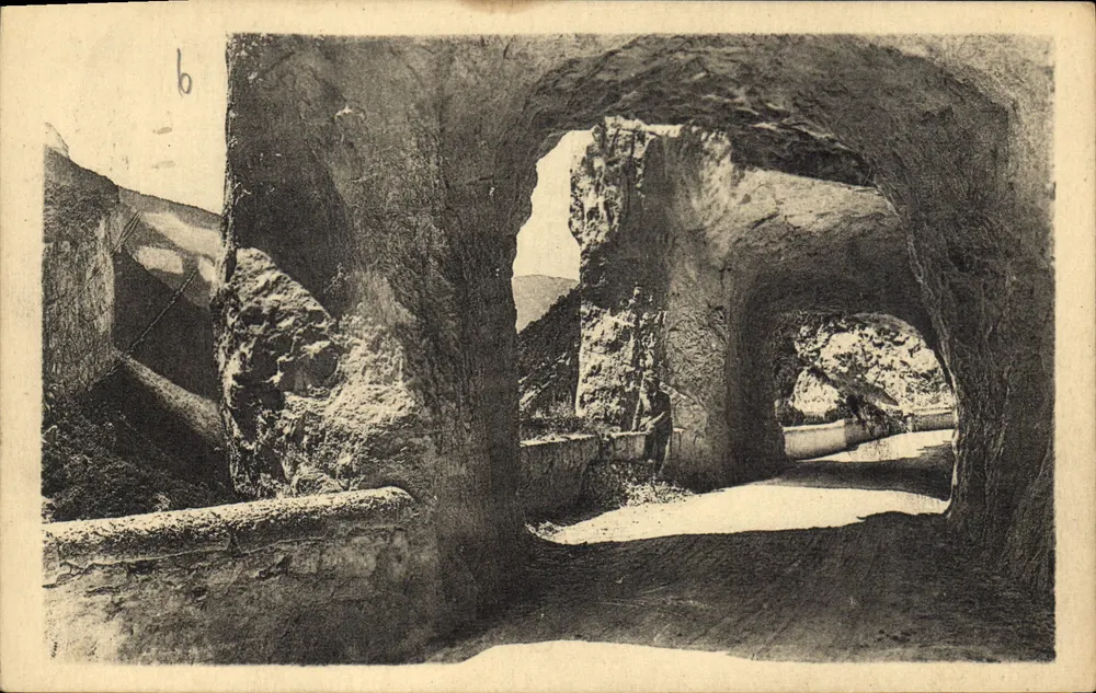 Os Grandes Goulets — Um túnel — Editor LL - Frente