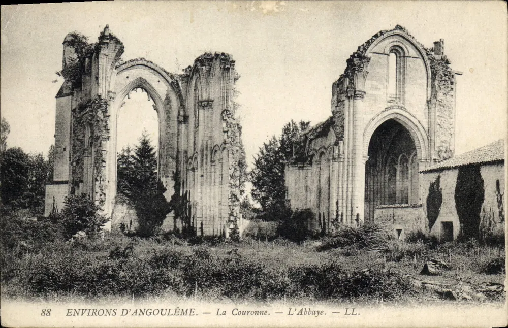 Aproximadamente de Angoulême — A Couronne — A Abadia — LL. - Frente