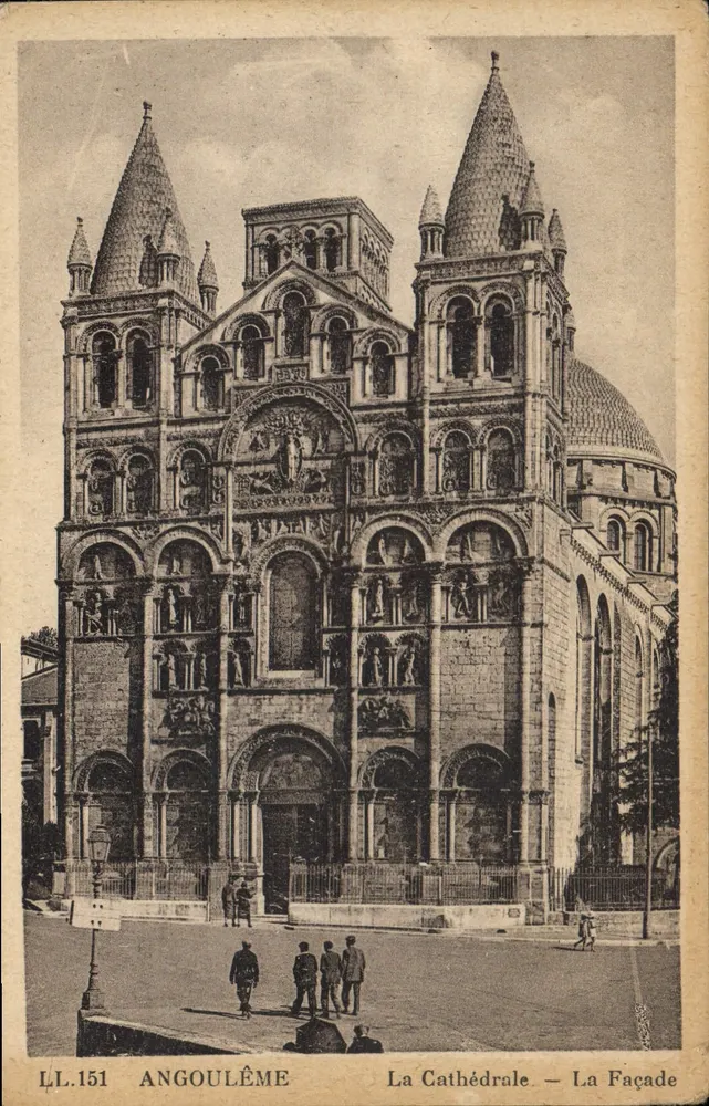 Angoulême — A Catedral — A Fachada — LL.151 - Frente