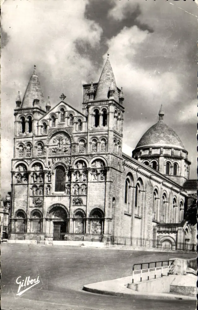 Kathedrale Saint-Pierre von Angoulême — Verlag A. Gilbert - Vorderseite