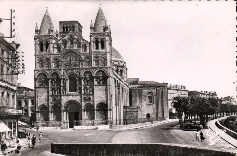 Kathedrale Saint-Pierre von Angoulême — Verleger Gilbert — Nr. 16 - Vorderseite