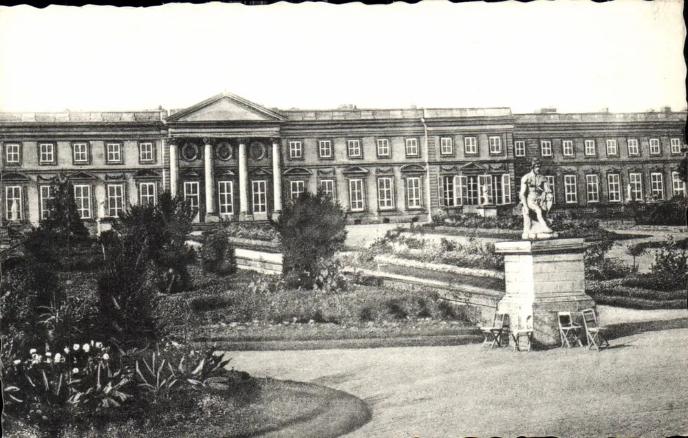 Compiègne — O Castelo — Fachada do Lado do Parque — LL.71 — Cie des Arts Photographiques, Paris - Frente
