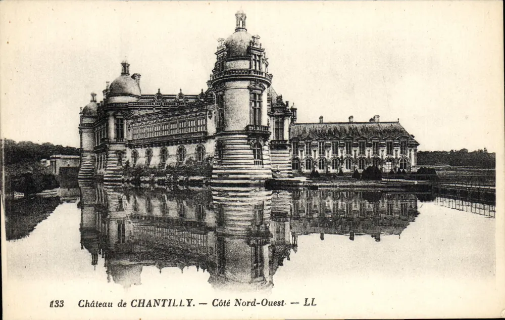 Castelo de Chantilly — Lado Noroeste — LL — n° 133 - Frente