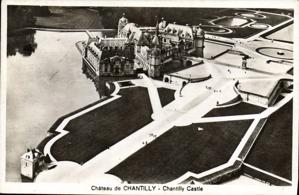 Castelo de CHANTILLY - Chantilly Castle — vista aérea — Edição Grenelle - Frente