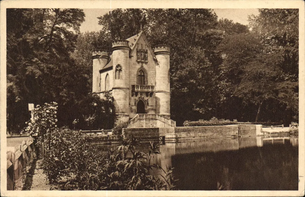 Chantilly-Coye — Das Pavillon der Weißen Königin - Vorderseite