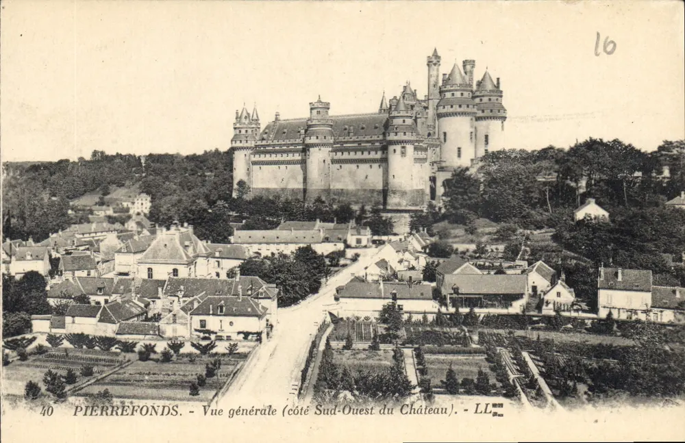Pierrefonds — Allgemeine Ansicht (Südwestseite des Schlosses) — LL - Vorderseite