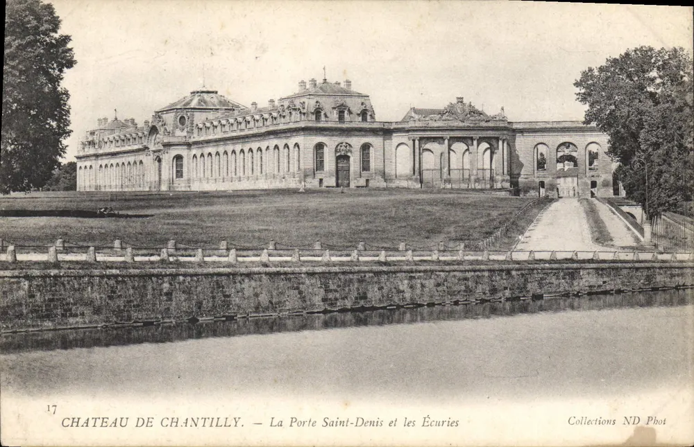 Schloss Chantilly — Die Porte Saint-Denis und die Ställe — Collections ND Phot - Vorderseite
